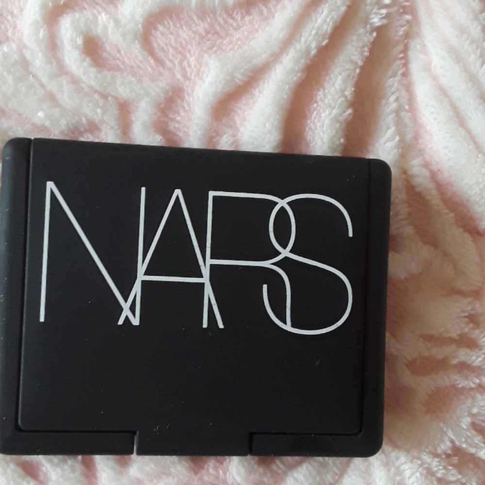 Cosmetics - Picture 3 of 4